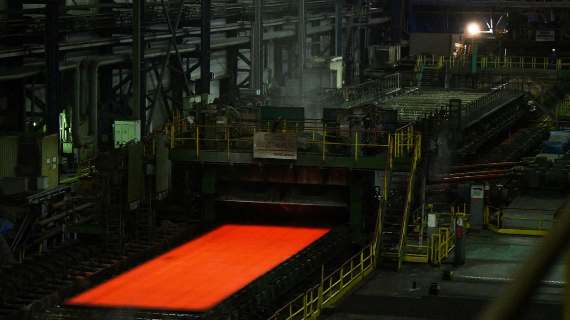 Russia manufacturing contracts for 11th straight month in April, PMI shows 