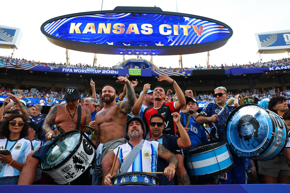  Argentina fans support their team during the FIFA World Cup match against Algeria at Kansas City Stadium on June 16, 2026. 