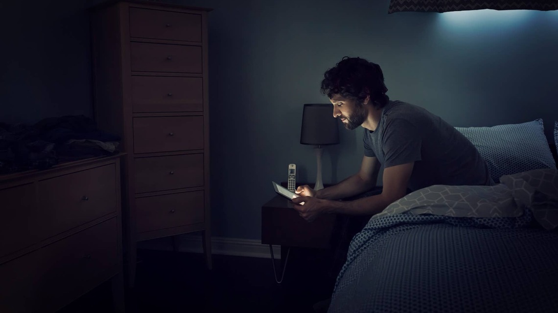 Sleep Doctors Warn This Common Bedtime Habit Could Come With a Hidden Cost