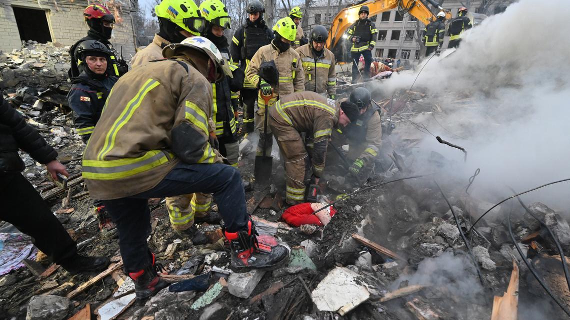 At least 10 killed in Russian strike on Ukrainian apartment block