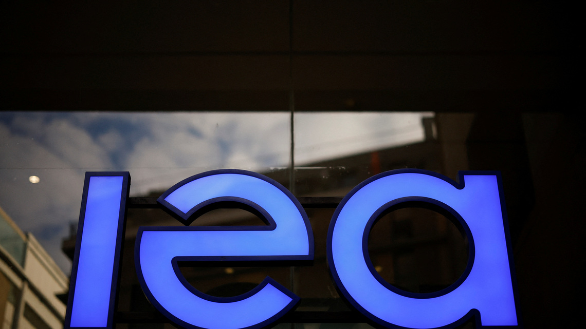 IEA to decide on details of diesel stocks release next week, sources say, as market confusion grows 