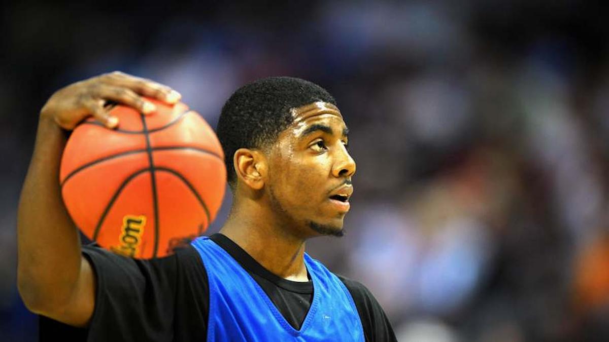  Kyrie Irving's injury against Butler in Dec. 2010 followed him around his entire freshman season. | Bob Donnan-Imagn Images 