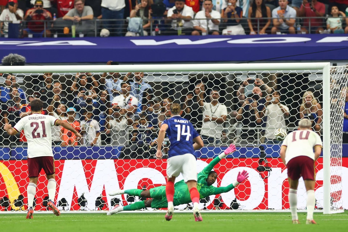  Mikel Oyarzabal of Spain scores a penalty to make the score 0-1 during the FIFA World Cup 2026 Semi Final match between France and Spain.