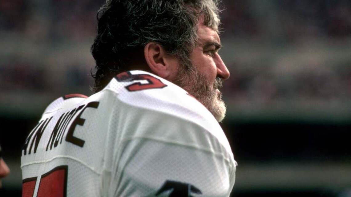 Ex-Falcons C Jeff Van Note, 6-time Pro Bowler, dies at 80