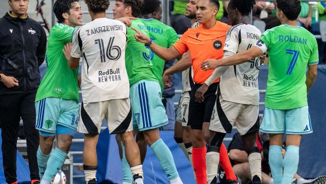 Ethan Horvath (6 saves) helps Red Bulls pull out draw at Sounders 