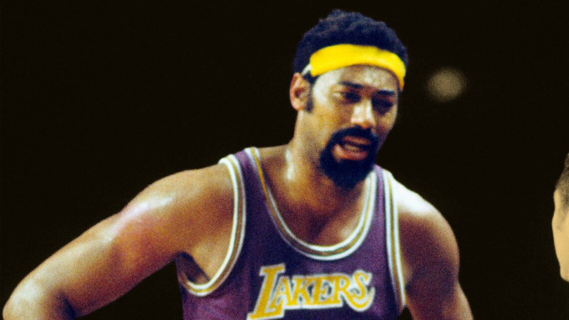How a 45-year-old Wilt Chamberlain rejected the Philadelphia 76ers right before their championship run: "I give away more money to charity" 