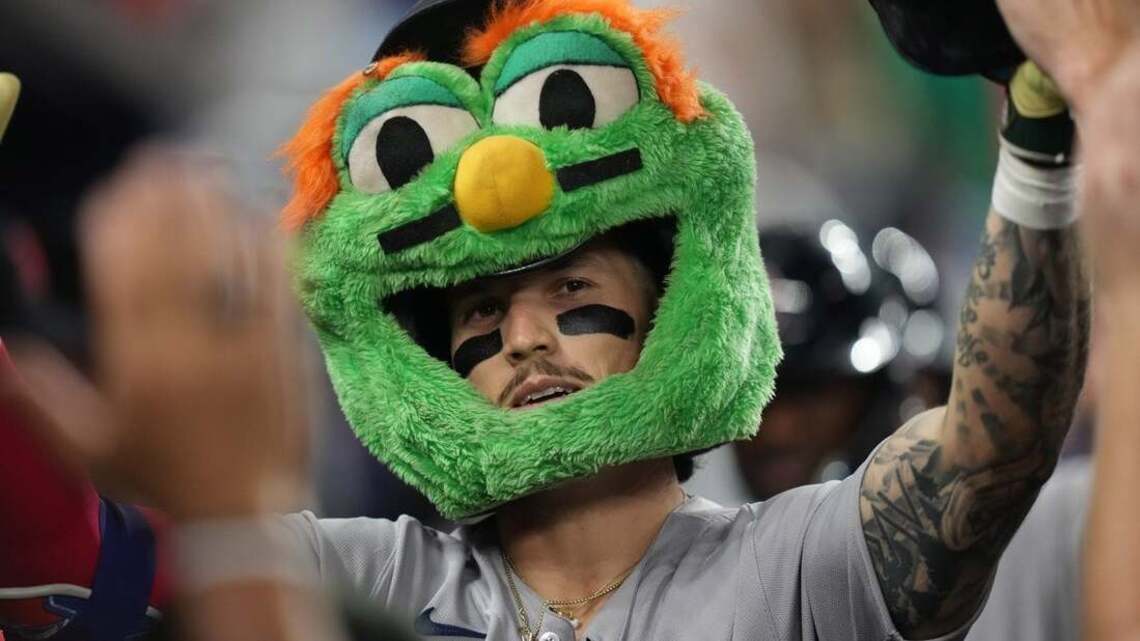 Jarren Duran's slam in the 11th carries Red Sox past Marlins