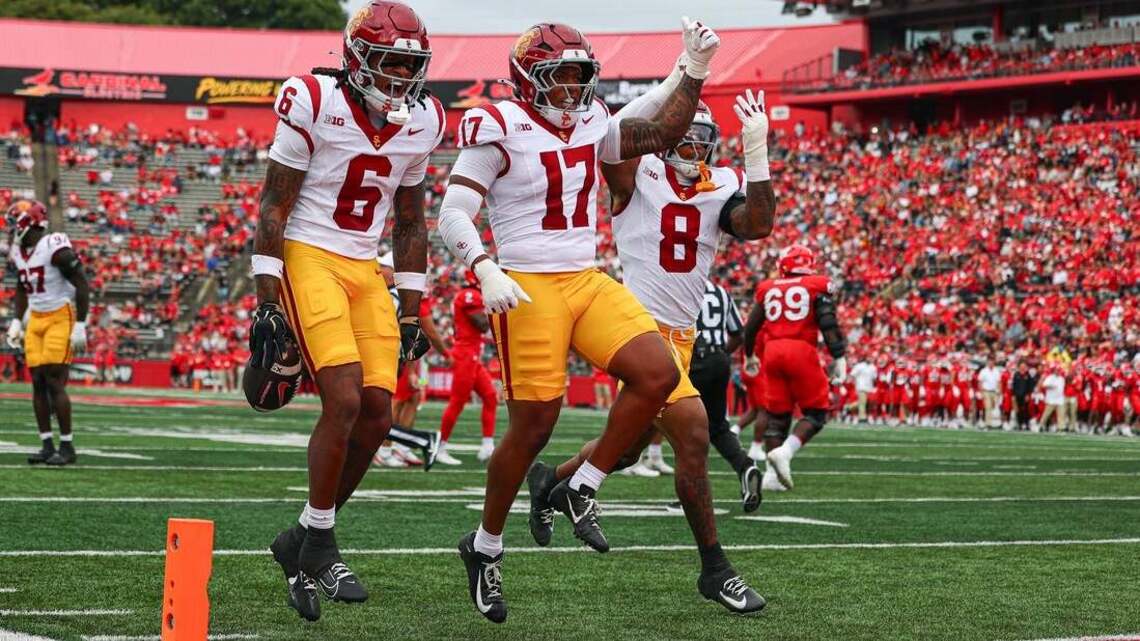 No. 12 Southern California outlasts Rutgers in Big Ten shootout 