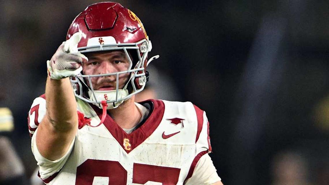  Sep 13, 2025; West Lafayette, Indiana, USA; USC Trojans tight end Lake McRee (87) celebrates a first down during the second half against the Purdue Boilermakers at Ross-Ade Stadium. | Marc Lebryk-Imagn Images 