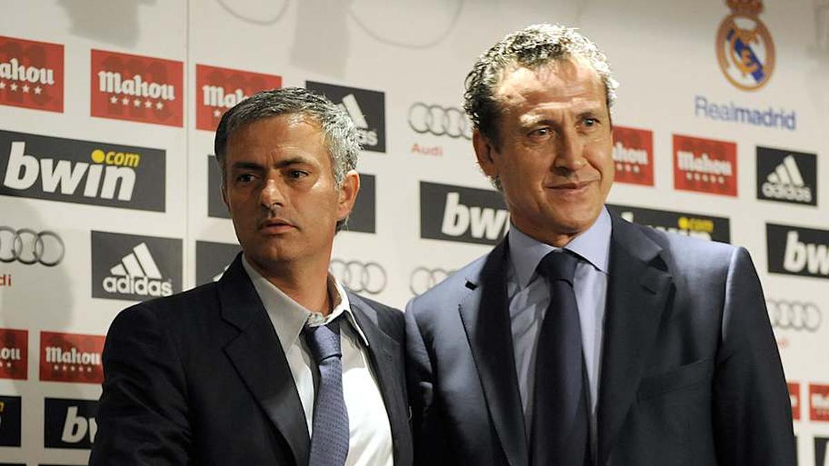  José Mourinho and Jorge Valdano worked together from 2010–2011. | DOMINIQUE FAGET/AFP via Getty Images 