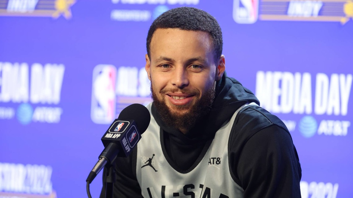 Steph Curry Reacts to What Happened in WNBA Game