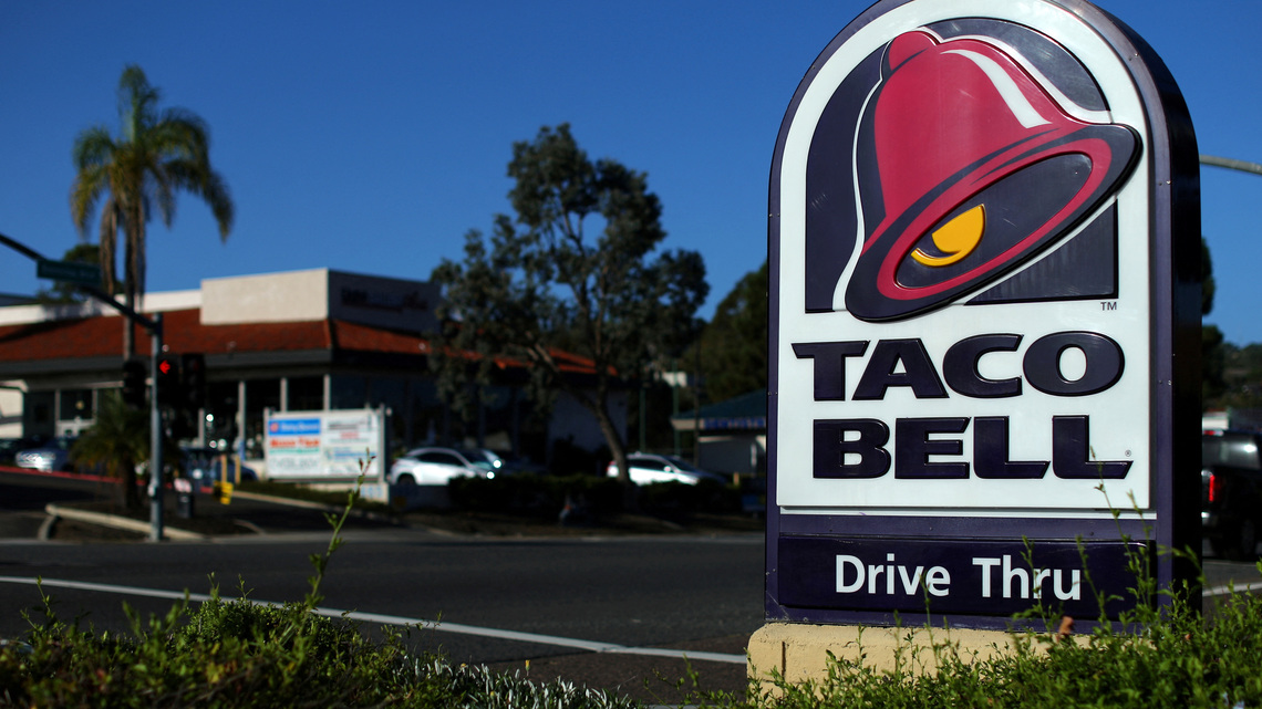 Factbox-US restaurant chains hit by foodborne illness outbreaks