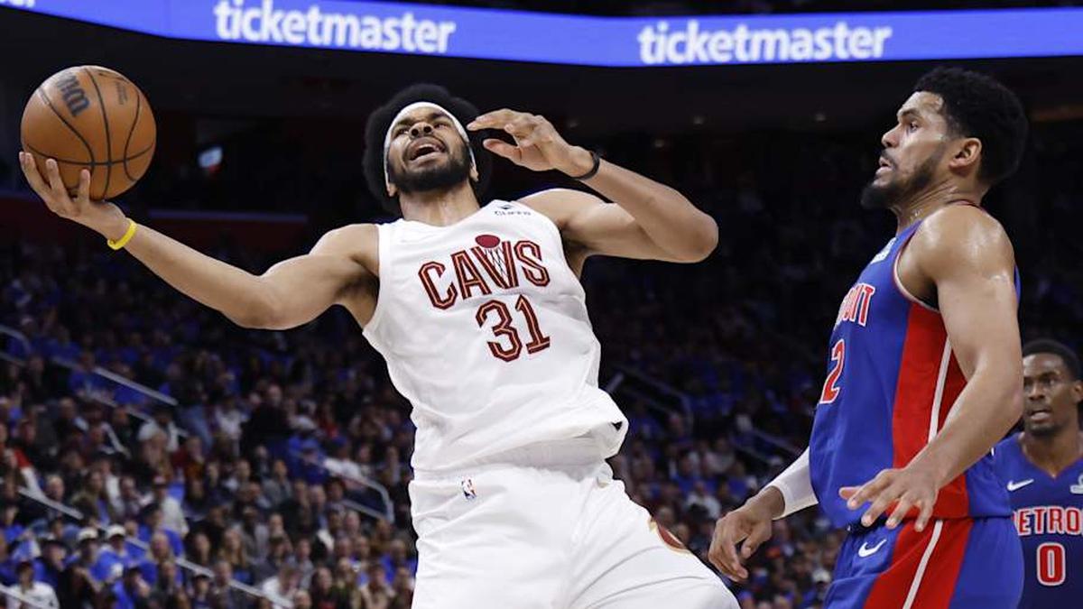  Cavaliers center Jarrett Allen is fouled by Pistons forward Tobias Harris. | Rick Osentoski-Imagn Images 