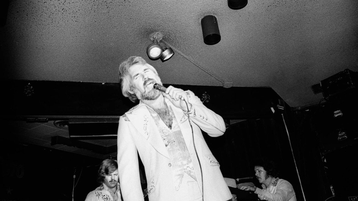 47 Years Ago, Kenny Rogers Scored One of His Biggest Hits Ever 