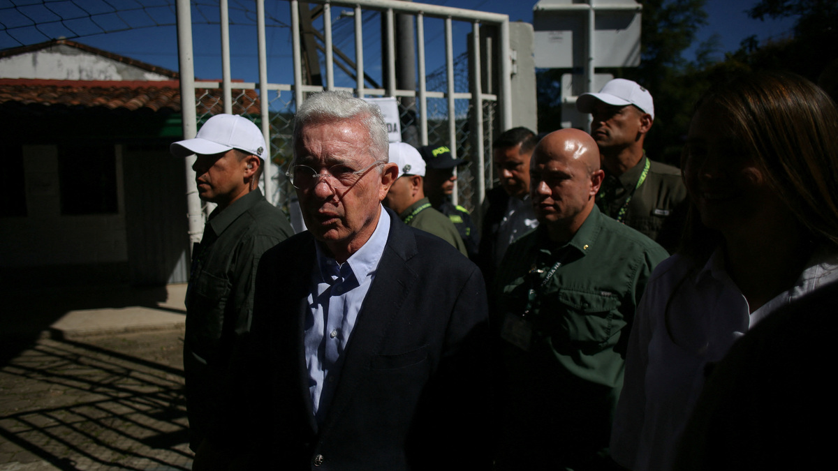 Colombia's former President Alvaro Uribe Velez visits a polling station to vote, during the first round of the presidential election, in Rio Negro, Colombia, May 31, 2026. REUTERS/Juan David Duque