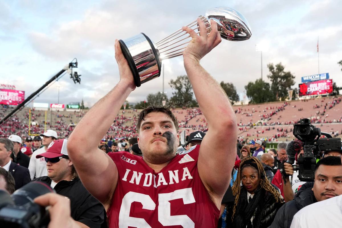  Indiana OL Carter Smith was a huge part of last year's national title team. (Kirby Lee-Imagn Images)