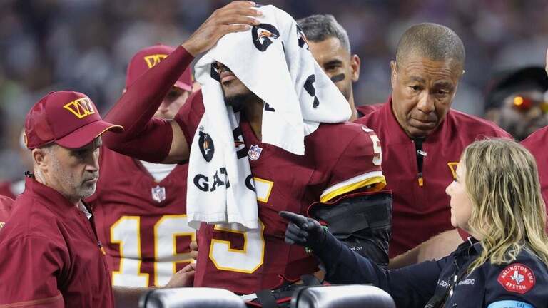 Commanders QB Jayden Daniels practices in limited capacity 