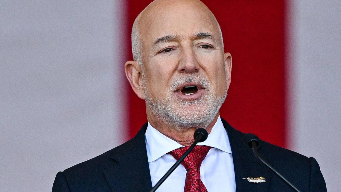 Jeff Bezos, Grant Cardone call for an end to federal taxes
