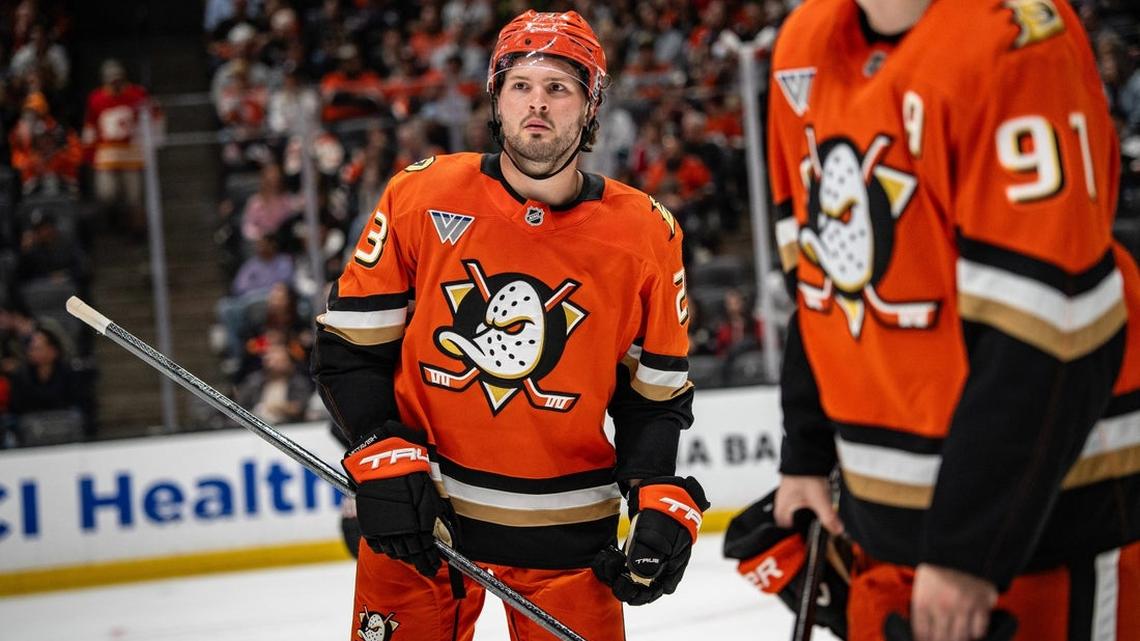 Mason McTavish nets shootout winner as Ducks down Flames 