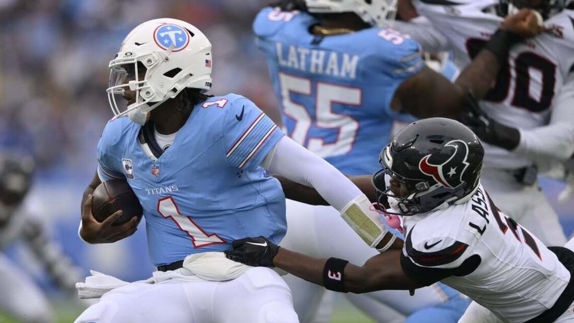 Winless Titans sticking with QB Cam Ward despite being last in points