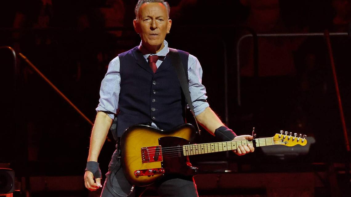 Bruce Springsteen Makes Bold Political Statement During Performance As Penultimate 'Late Show' Guest 