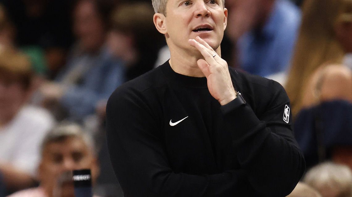 Mavericks hand Rockets first loss in Kyrie Irving's best performance of the early season 