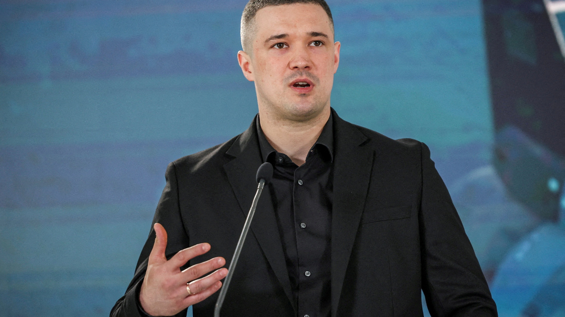 Exclusive-Ukraine needs changes to avoid losing war, ousted defence minister says 