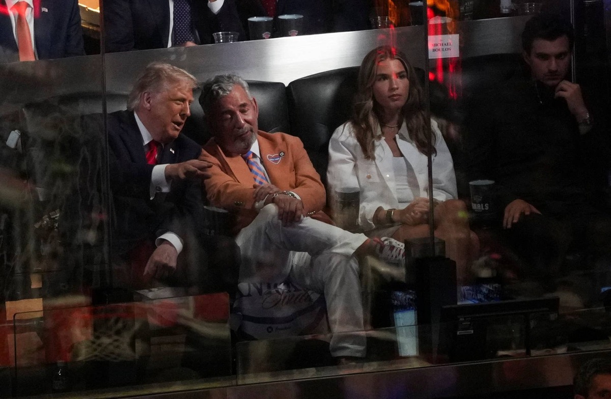  [US, Mexico & Canada customers only] Jun 8, 2026; New York, New York, USA; U.S. President Donald Trump and James Dolan attend during game three of the 2026 NBA Finals at Madison Square Garden. Mandatory Credit: Nathan Howard-Reuters via Imagn Images 