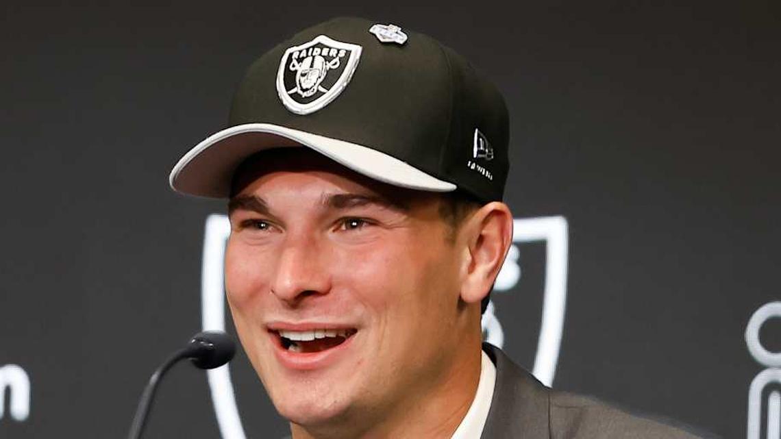 Midseason Debut Would Bring 'Gauntlet' for Raiders' Mendoza