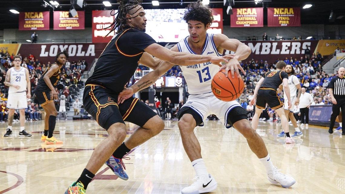 No. 18 Saint Louis breezes past Loyola Chicago for 18th straight win 