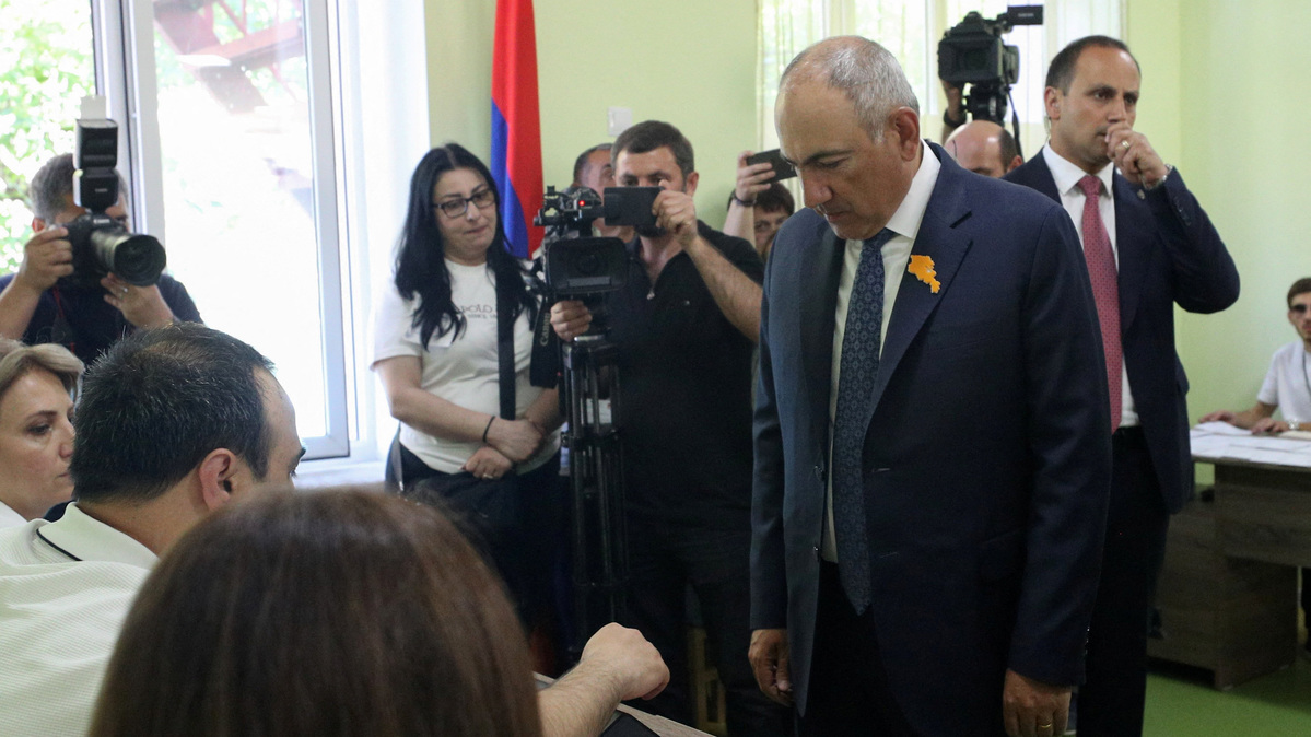 Armenian Prime Minister and leader of the Civil Contract party Nikol Pashinyan visits a polling station during a parliamentary election in Yerevan, Armenia, June 7, 2026. Hayk Baghdasaryan/Photolure via REUTERS