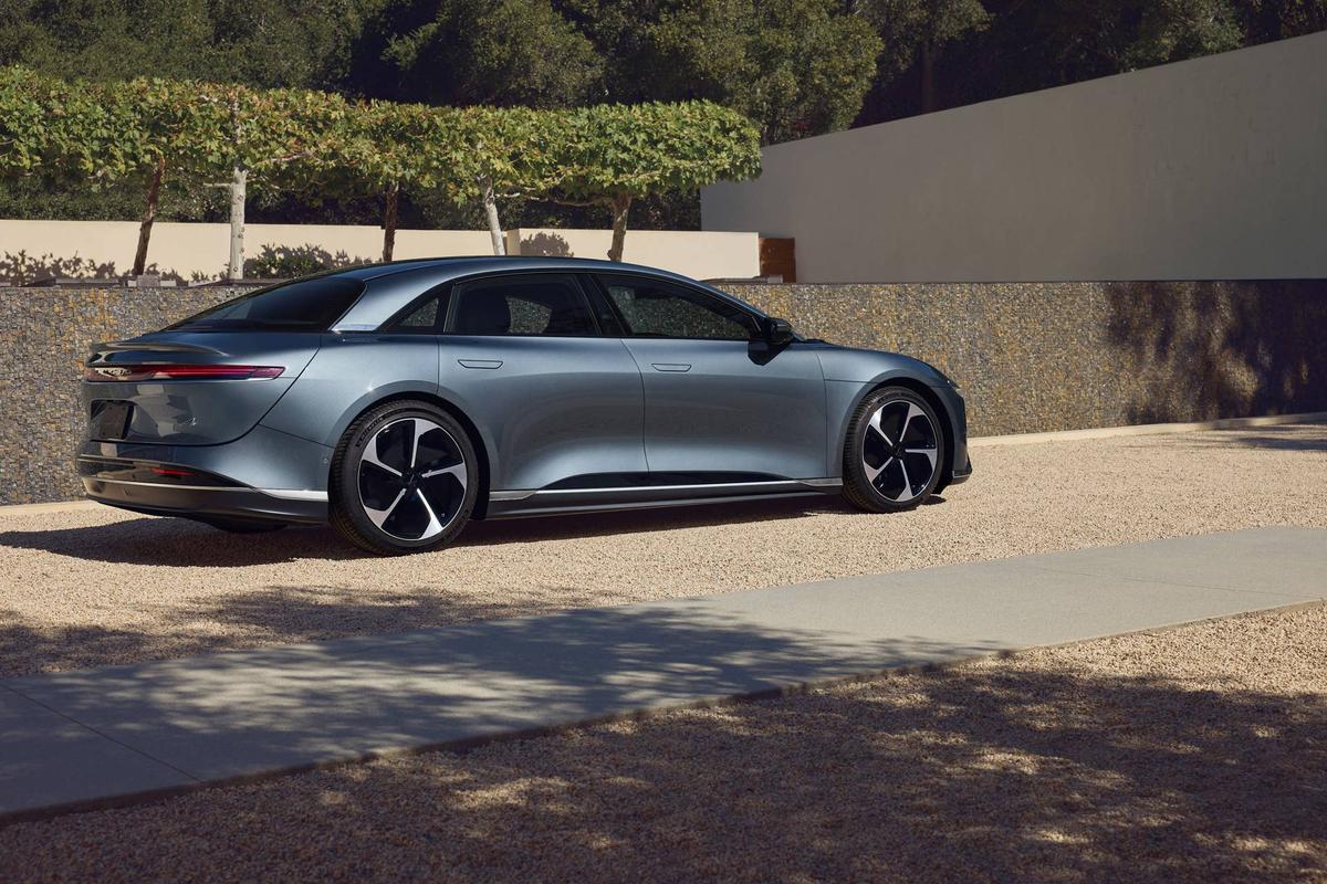  Lucid Air Pure Lucid