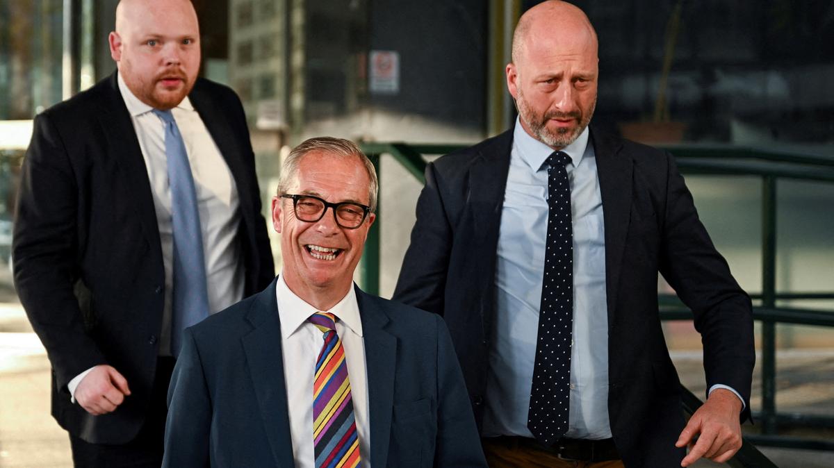 Britain's Reform UK leader Nigel Farage reacts as he leaves Millbank Tower following the results of the local elections, in London, Britain, May 8, 2026. REUTERS/Chris J Ratcliffe