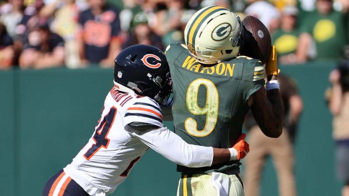 Jordan Love airs it out as Packers rout rival Bears 