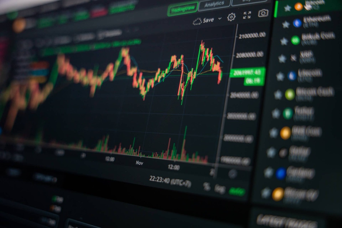  Kiyosaki swore he wouldn't call a gold bottom. One $62 day later, he did. 