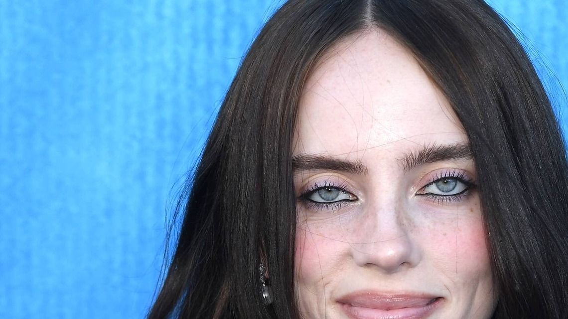 Billie Eilish Breaks 2-Month Social Media Silence With Whole New Look 