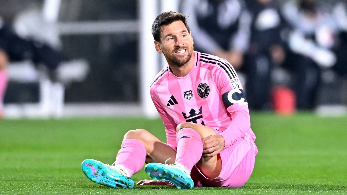 Fans Concerned For Lionel Messi After Latest On-Field Error