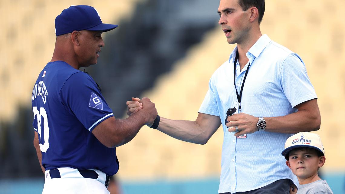 Bill Shaikin: From the Big Apple, sour grapes toward the voice of the Dodgers 