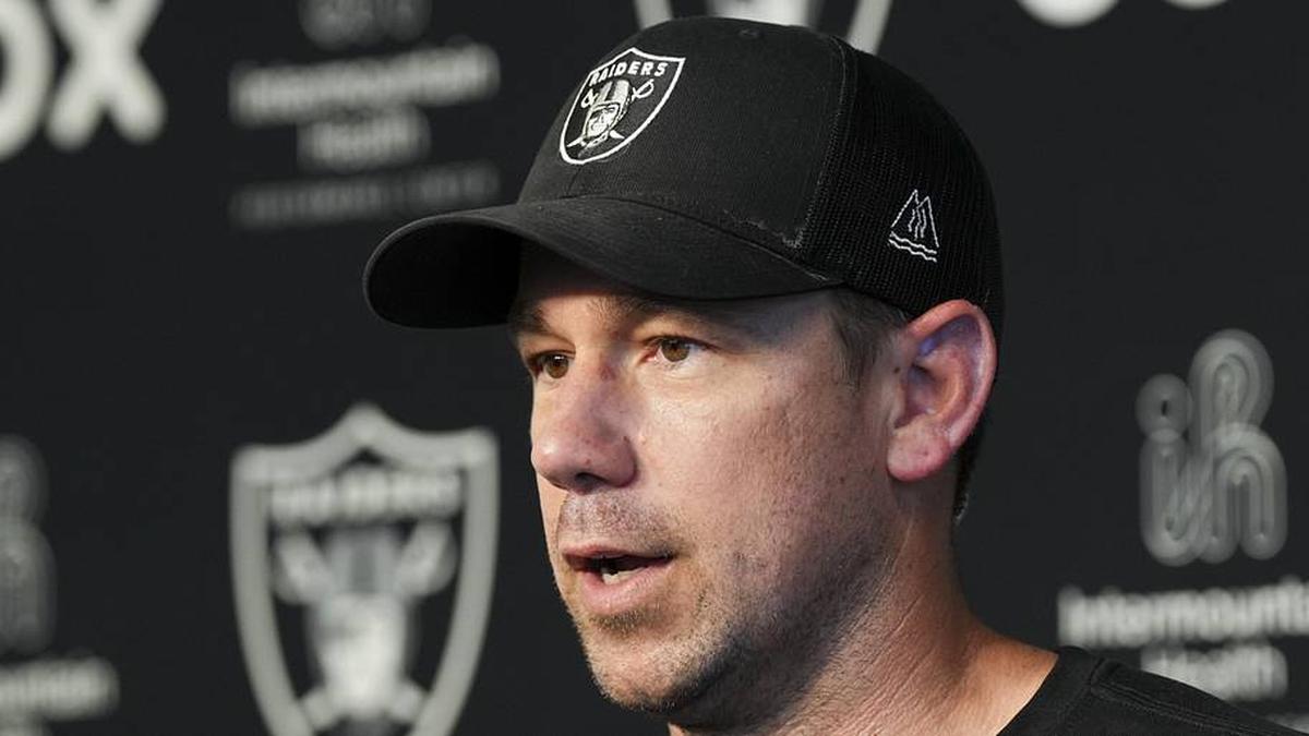  May 20, 2026; Henderson, NV, USA; Las Vegas Raiders head coach Klint Kubiak speaks during a news conference during organized team activities at Intermountain Health Performance Center. Mandatory Credit: Candice Ward-Imagn Images | Candice Ward-Imagn Images 
