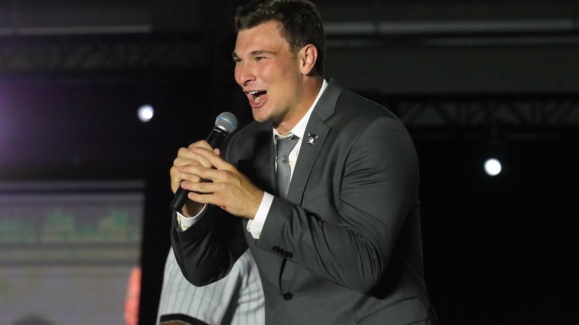 Raiders’ Fernando Mendoza to wear No. 15 with blessing from Tom Flores