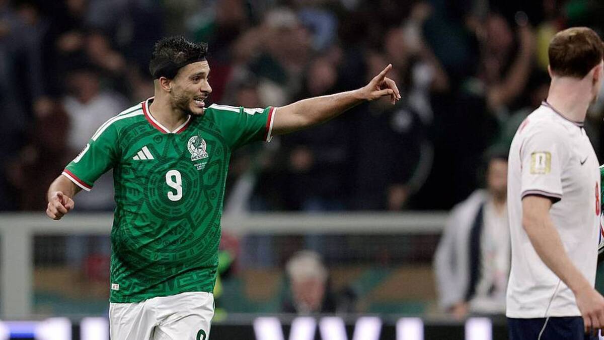  Raul Jiménez was a threat to England's backline all night long. | Eric Verhoeven/Soccrates/Getty Images 