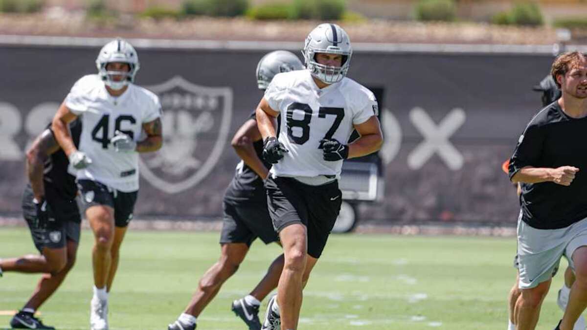  Las Vegas Raiders TE Michael Mayer | Darrell Craig Harris, On SI 