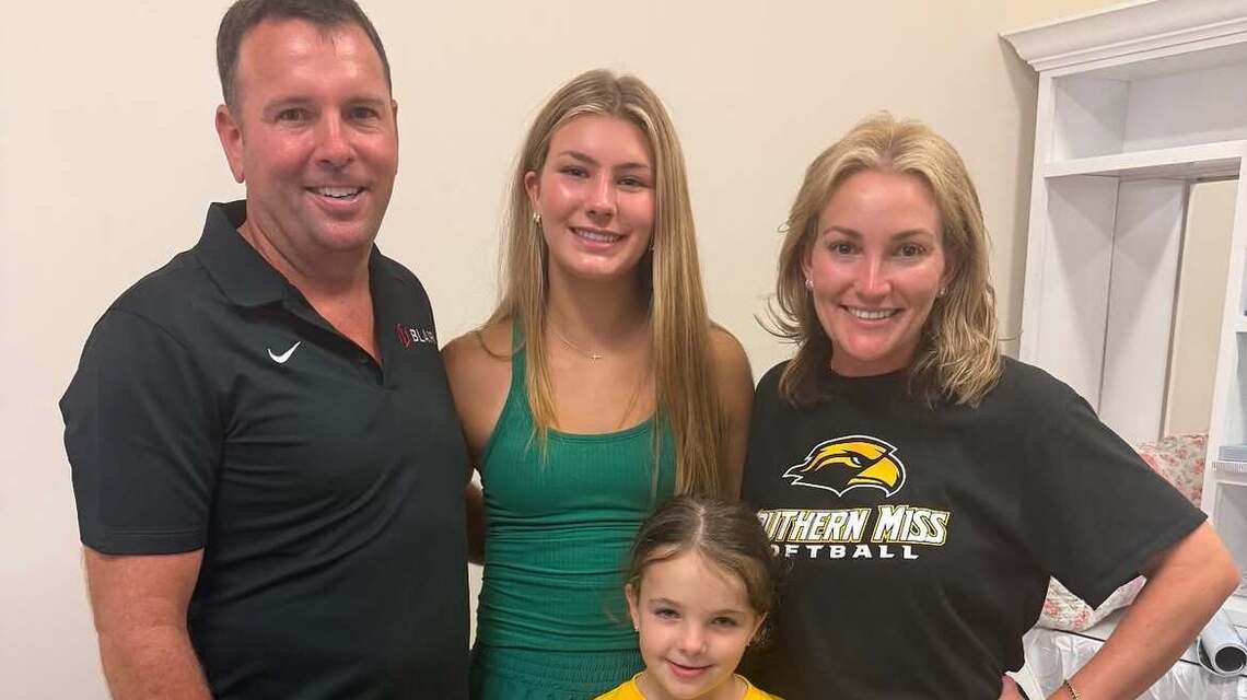 Jamie Lynn Spears Drops Off Daughter Maddie at College, Shows Dorm Room 