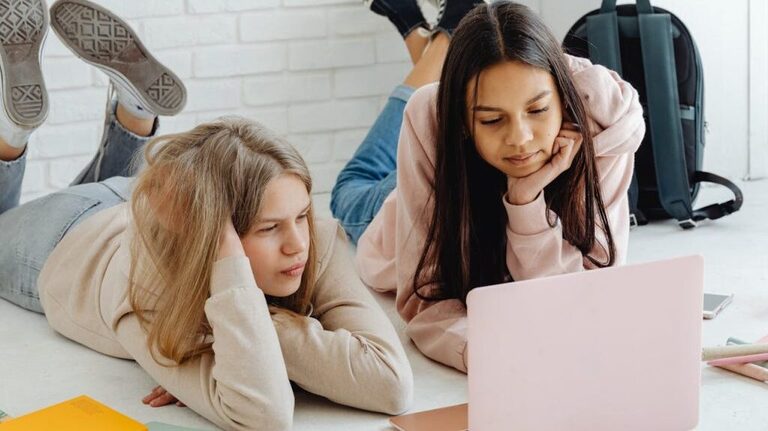 Study finds teen girls who avoid this more likely to have anxiety