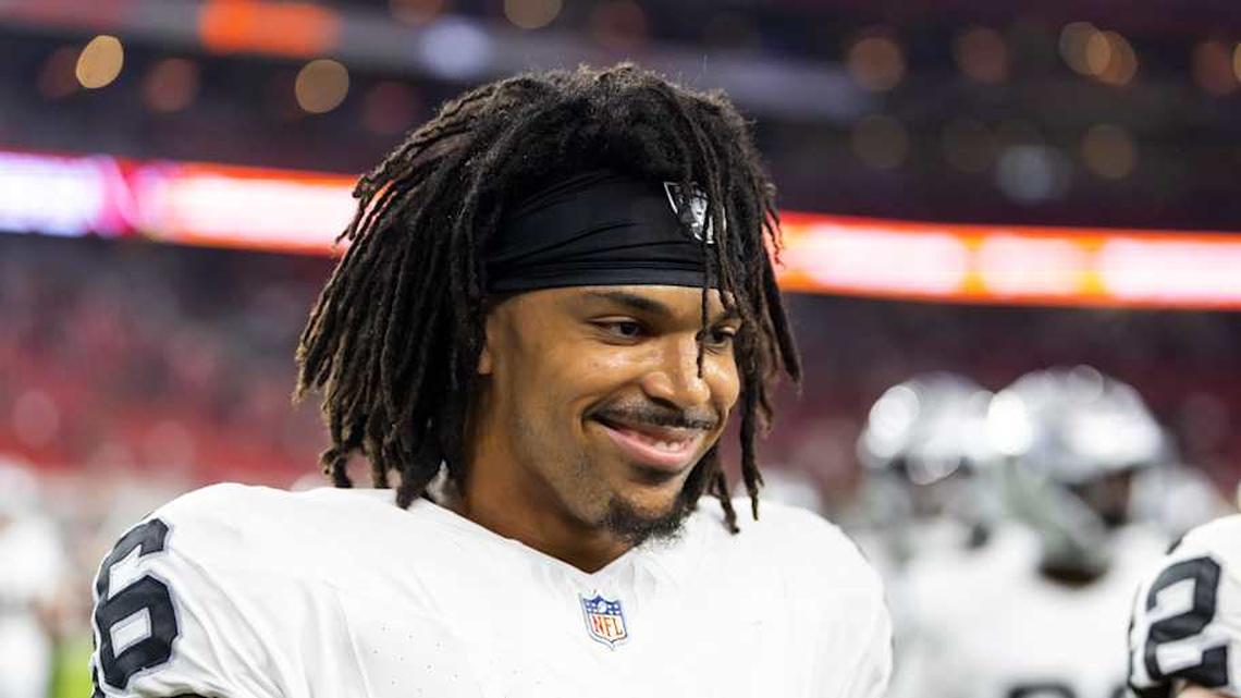  Aug 23, 2025; Glendale, Arizona, USA; Las Vegas Raiders cornerback Darien Porter (26) against the Arizona Cardinals during a preseason NFL game at State Farm Stadium. Mandatory Credit: Mark J. Rebilas-Imagn Images | Mark J. Rebilas-Imagn Images 