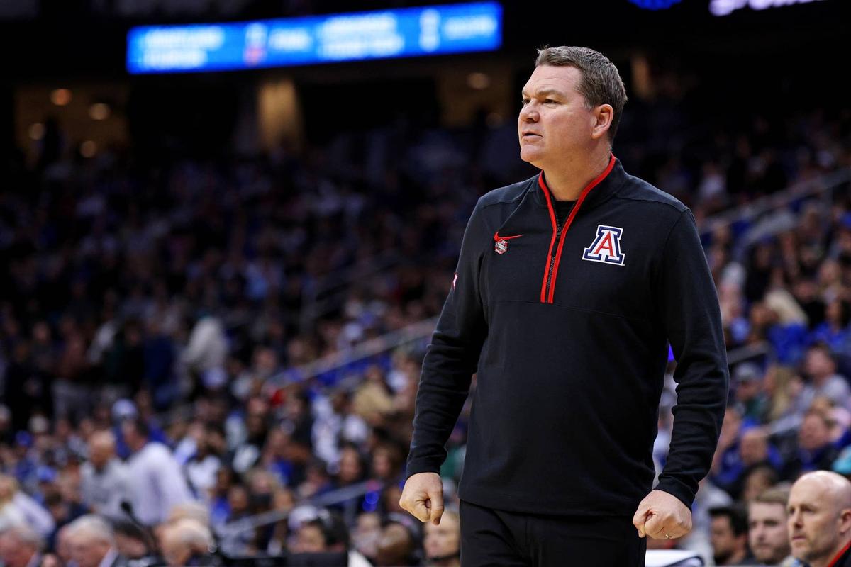  Arizona Wildcats head coach Tommy Lloyd. Vincent Carchietta-Imagn Images 