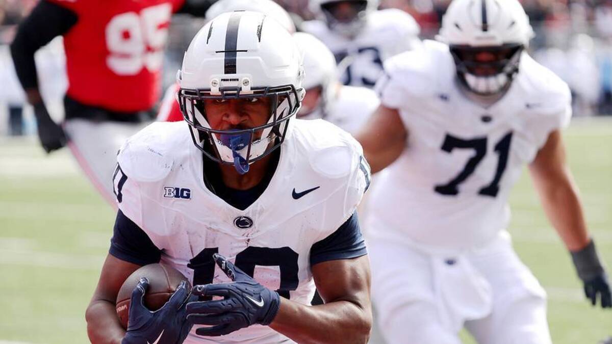  Nov 1, 2025; Columbus, Ohio, USA; Penn State Nittany Lions running back Nicholas Singleton (10) runs in for a touchdown during the second quarter against the Ohio State Buckeyes at Ohio Stadium. | Joseph Maiorana-Imagn Images 