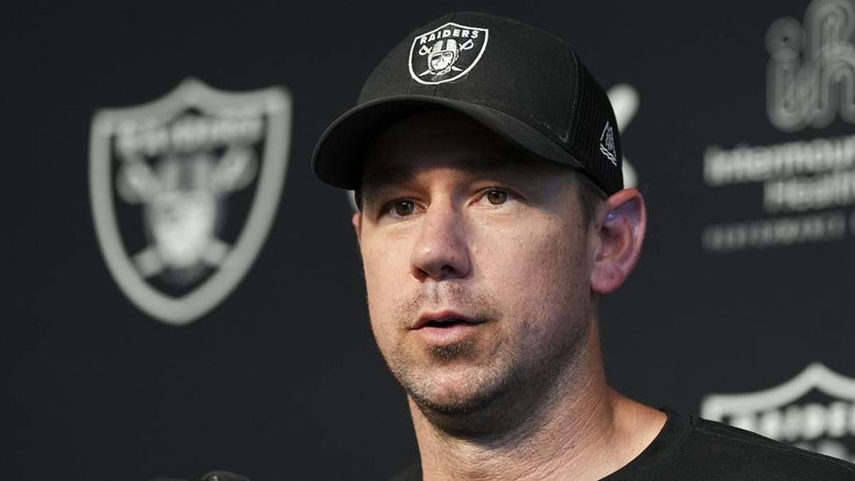  May 20, 2026; Henderson, NV, USA; Las Vegas Raiders head coach Klint Kubiak speaks during a news conference during organized team activities at Intermountain Health Performance Center. Mandatory Credit: Candice Ward-Imagn Images | Candice Ward-Imagn Images 