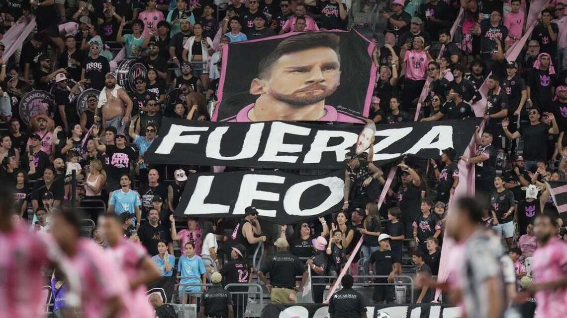 Messi doubts playing 'for much longer' after father's death 