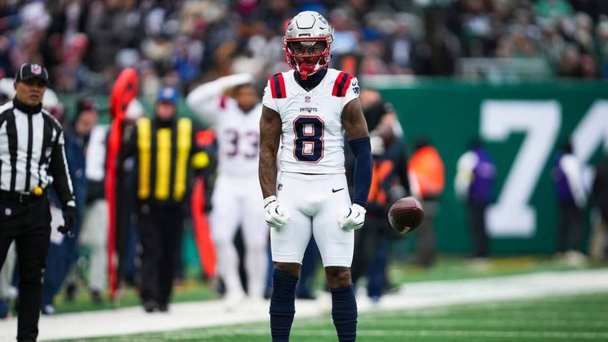  New England Patriots wide receiver Stefon Diggs (8) celebrates after a play during a game against the New York Jets at MetLife Stadium, Dec 28, 2025, East Rutherford, NJ, USA. | USA TODAY Network via Reuters Connect 